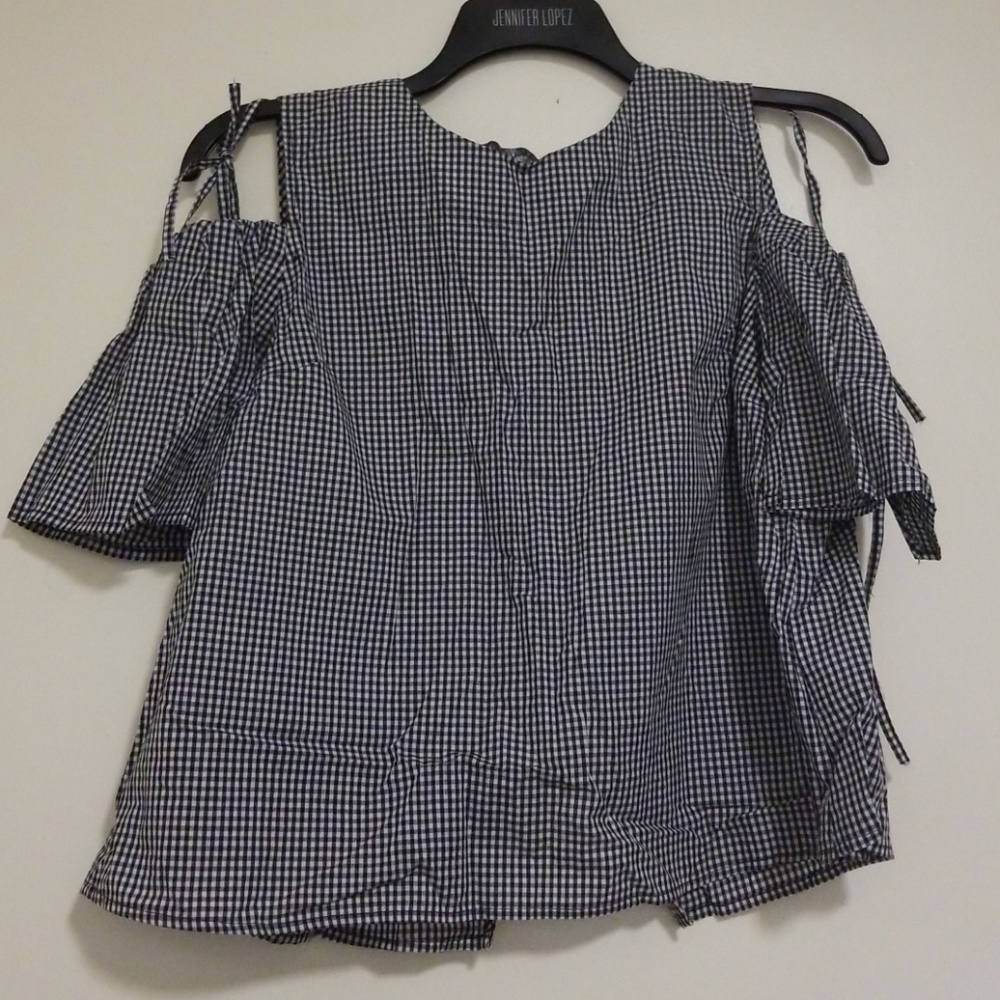 LNV off the shoulder shirt
